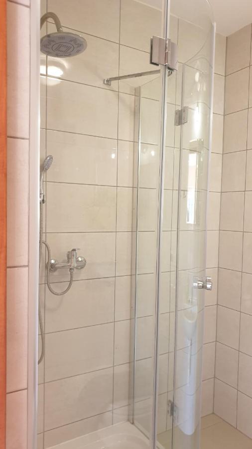 Hotelik Sj Łódź Dış mekan fotoğraf